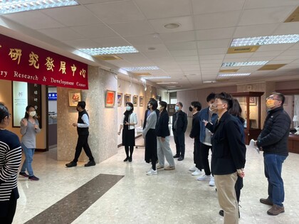 優衣庫主管參訪校園圖片